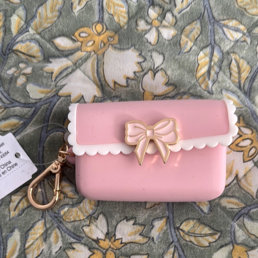 Bath & Body Works bow coquette pocketbac Holder